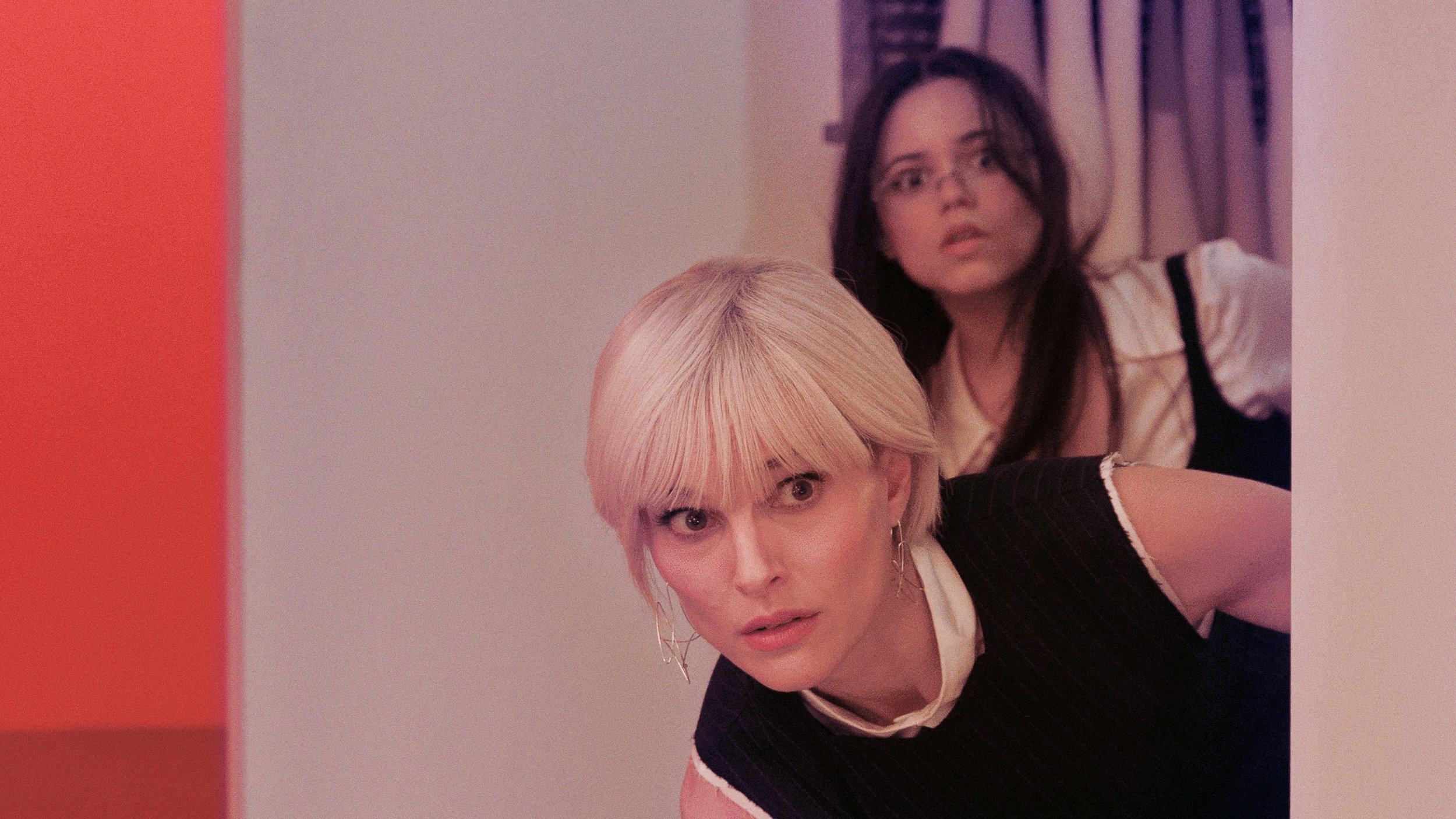 ‘The Gallerist’ Review: Natalie Portman and Jenna Ortega Take a Big Swing in a Miami Art-World Satire